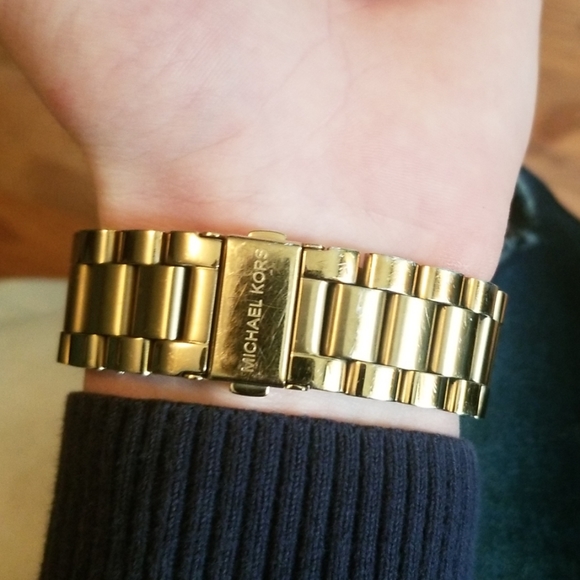 Mk watch 200 $ - Picture 2 of 2